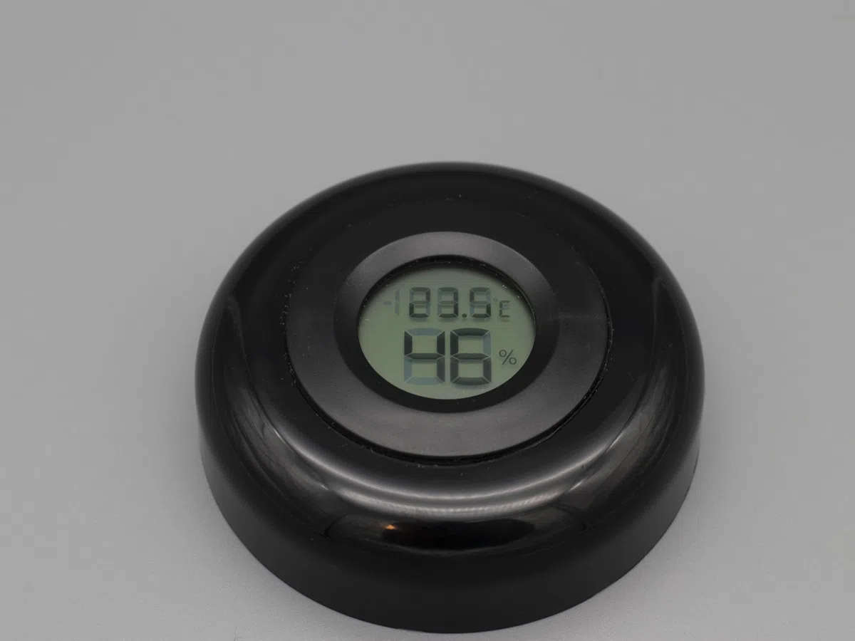 Cannabis Härtungsglas Humidor inkl. Hygrometer 250ml, Luftfeuchtigkeits- und Temperatursensor mittels Hygrometer aus hochwertigem Violettglas