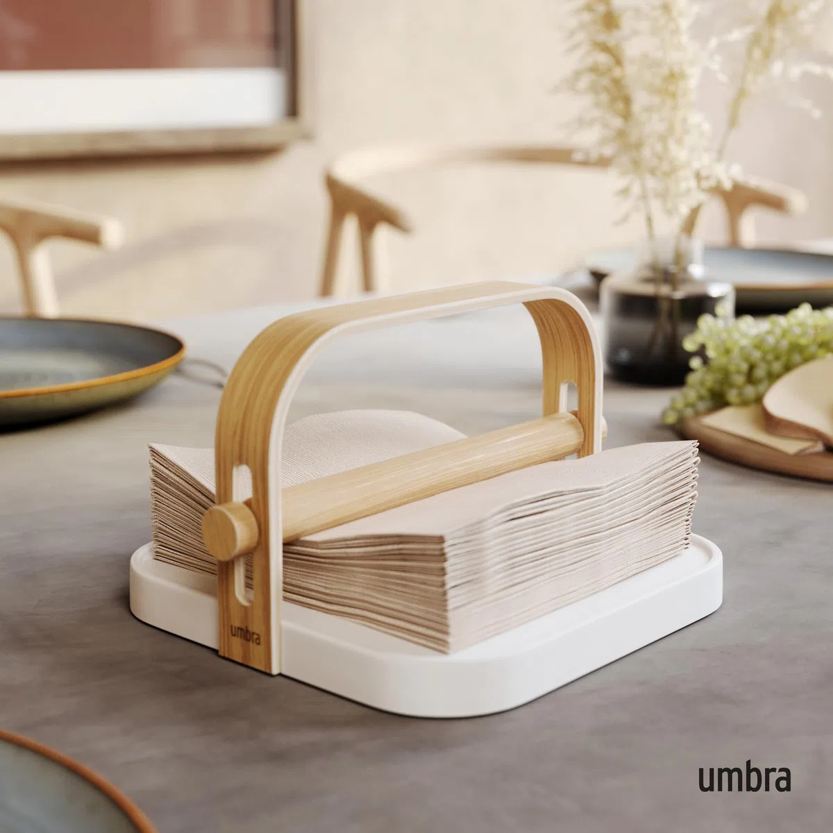 Umbra Bellwood Serviettenhalter, Serviettenspender aus Holz mit Beschwerer, 20x20cm, Weiss/Natur