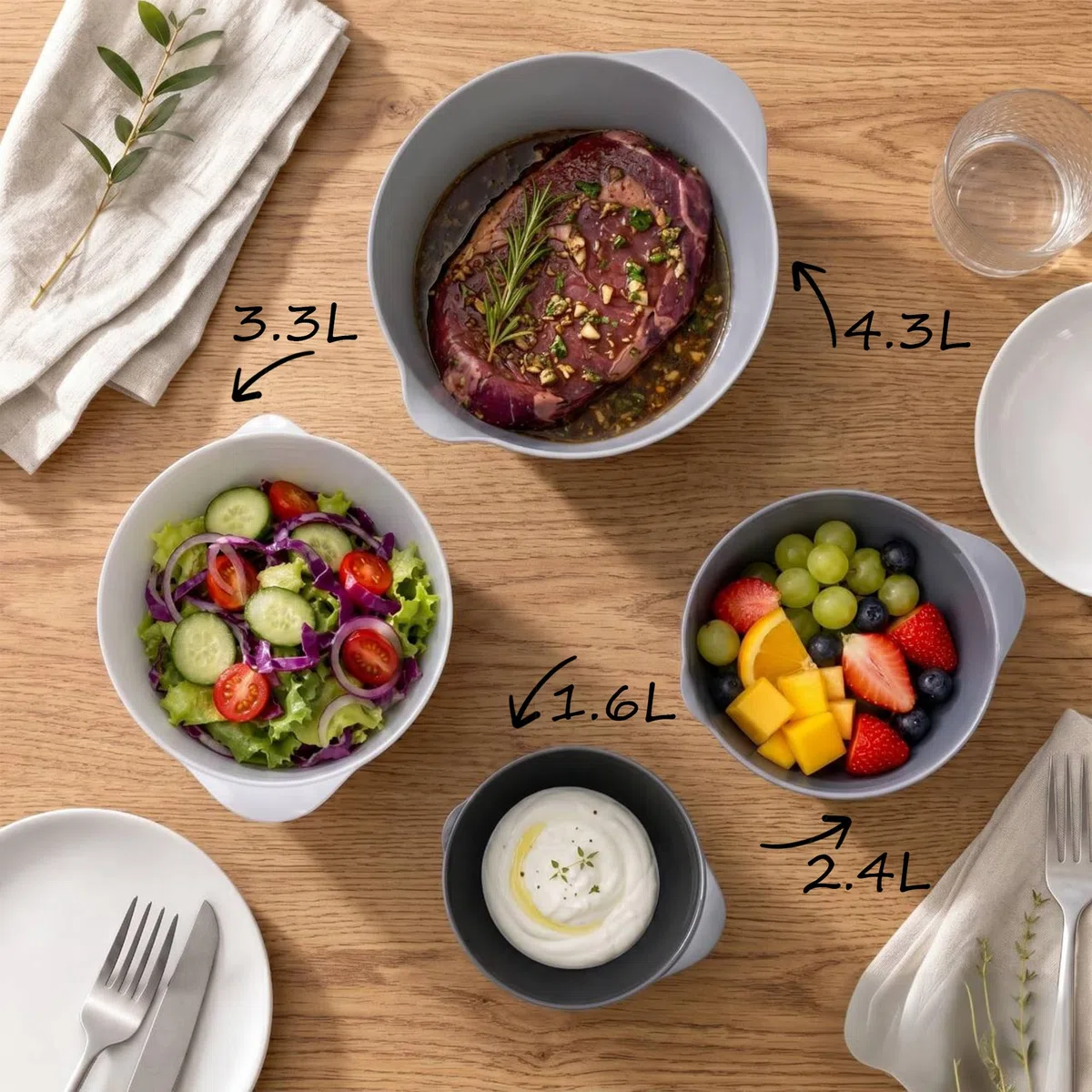 BoxedHome 4-teiliges Rührschüssel Set aus BPA-freiem Kunststoff, Grau - mit Ausgießer, rutschfestem Boden und Griff, stapelbar, spülmaschinen- und mikrowellengeeignet, ideal für Backen und Kochen