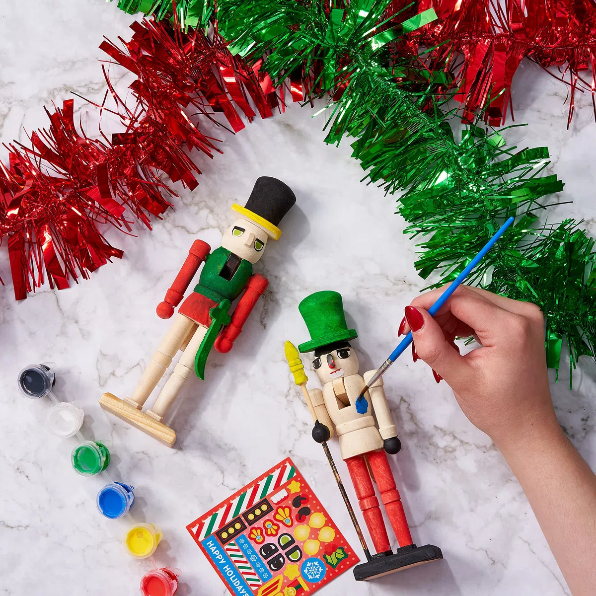 THE TWIDDLERS 2 Weihnachten Nussknacker aus Holz zum Selber Bemalen, 18cm - DIY Basteln Weihnachtsdeko für Kinder - Farben Inklusive, Male deinen eigenen Soldaten, Kunst Kreatives Geschenk Spielzeug
