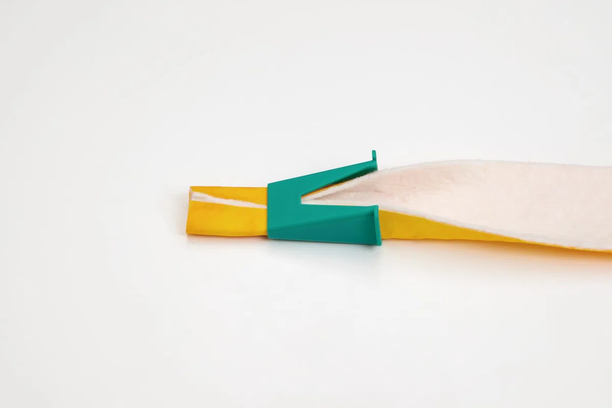 Clover Fabric Tube Maker-