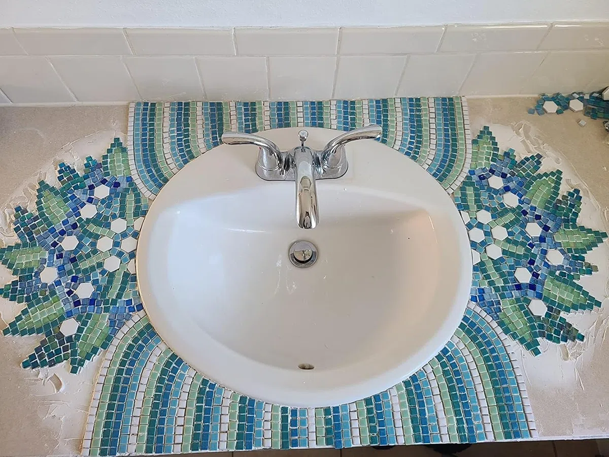 500 g quadratische Keramik-Mosaikfliesen, 500 Stück, 1 x 1 cm, handgefertigt, kreative Mikro-Mosaikstücke für Liebhaber, DIY-Mosaikprojekte und Heimdekorationen (weiß)