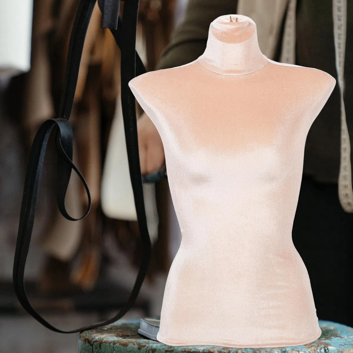 OUNONA Samt Stoffbezug Für Kleiderpuppe Ersatz Halbtorso 32X11 Zoll Ideal Für Schaufensterpuppen Zubehör Im Einzelhandel