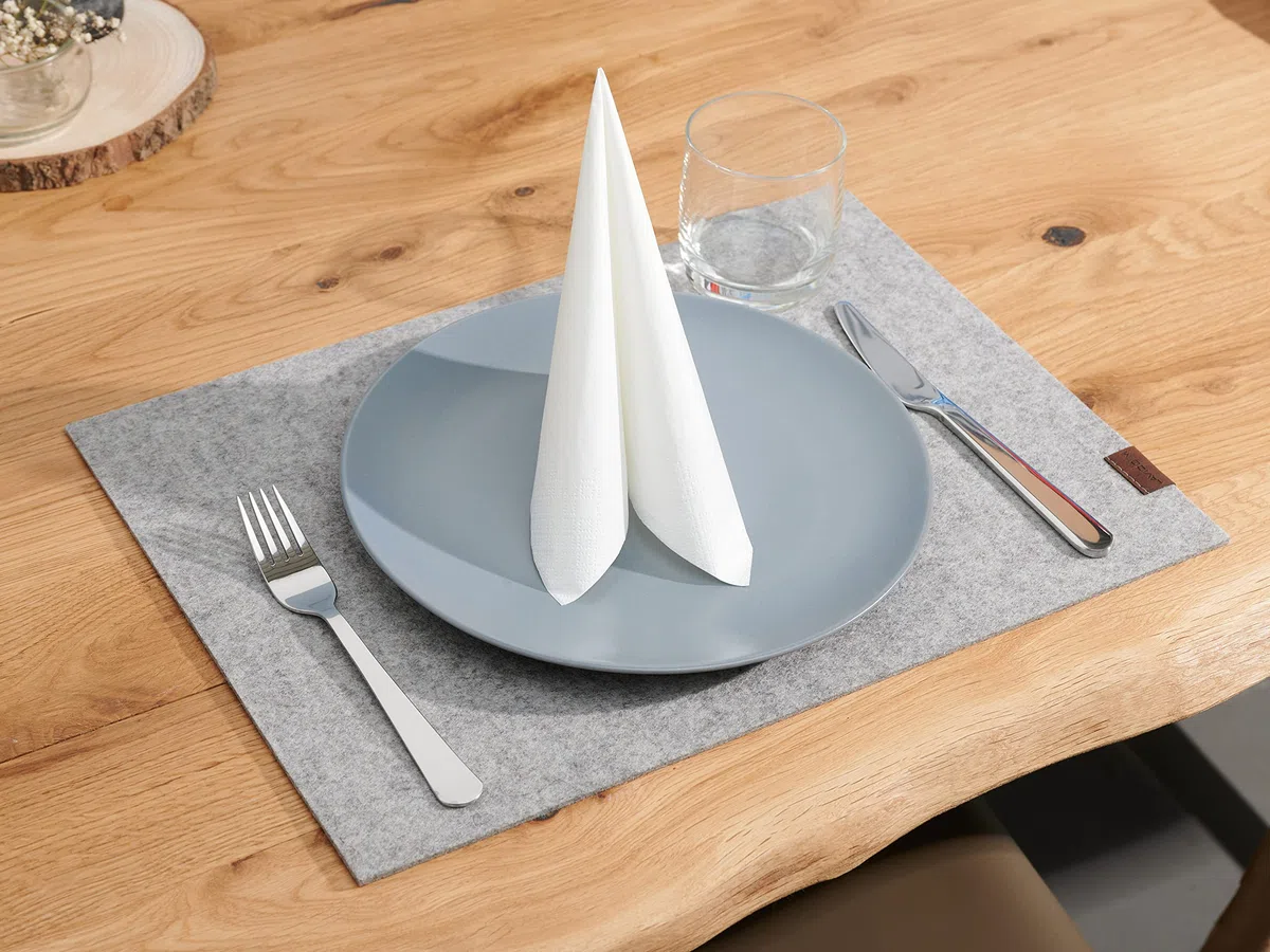 Platzset aus Filz | Wollfilz Tischset | Weiche Filzmatte & Tischunterlage | Merinowolle Naturwollfilz in Anthrazit, Hellgrau meliert, Senfgelb, Lagune – 32 x 44 cm