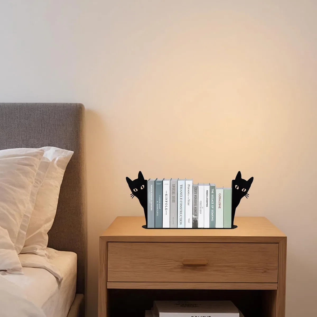 Buchstützen Katzenmotiv – Dekorative Metall-Buchstützen mit Rutschfester Unterseite | Schwarze Katzen-Deko für Bücherregal & Schreibtisch | Originelle Geschenkidee für Katzen- und