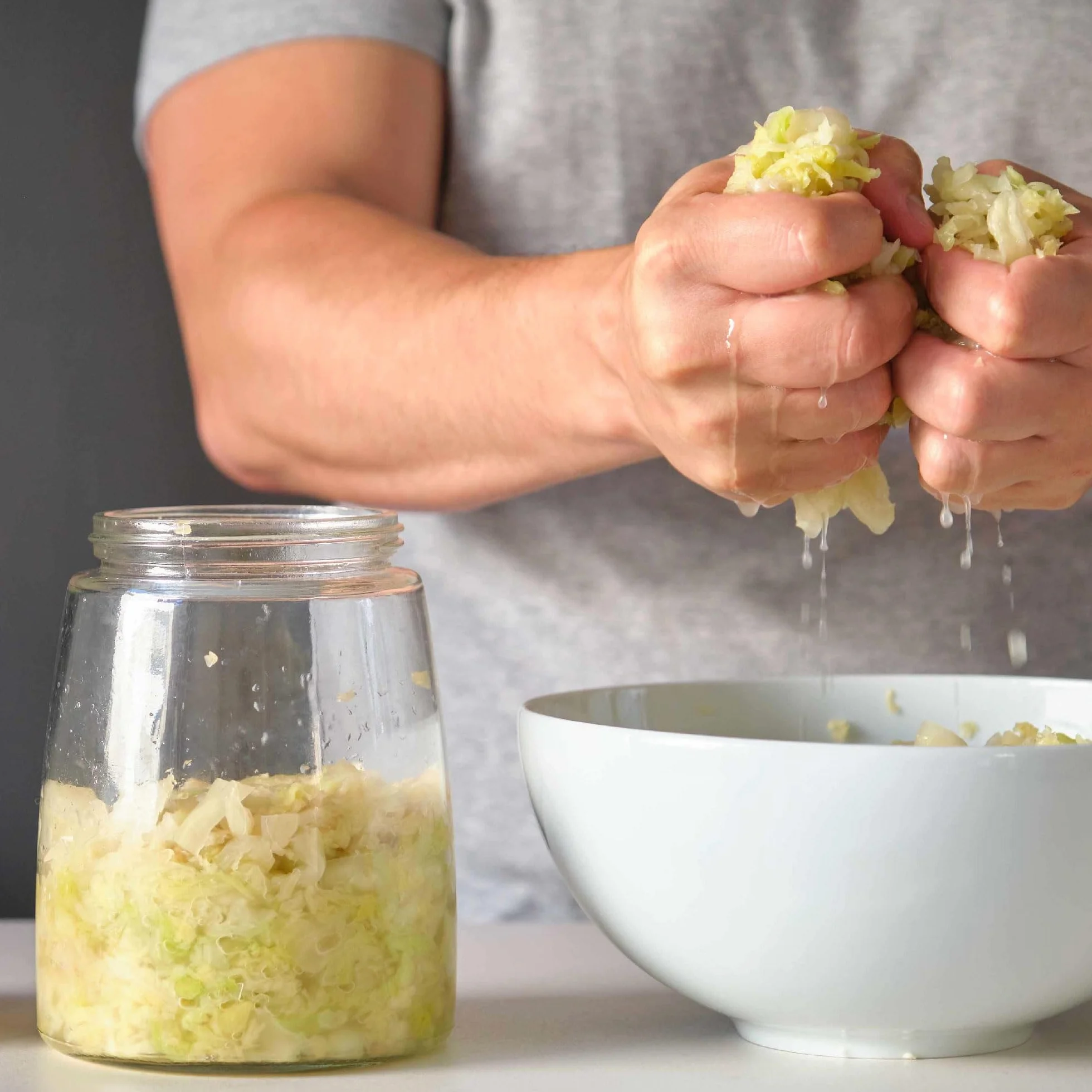 HEFTMAN Gärglas mit Entlüftungsventil mit 1-Wege-Entlüftung - 1.4L 2er-Pack Lebensmittelecht Fermentierglas für Kefir, Kimchi, Sauerkraut, Sauerteigstarter, Overnight Oats - 2 Stück (Grün)