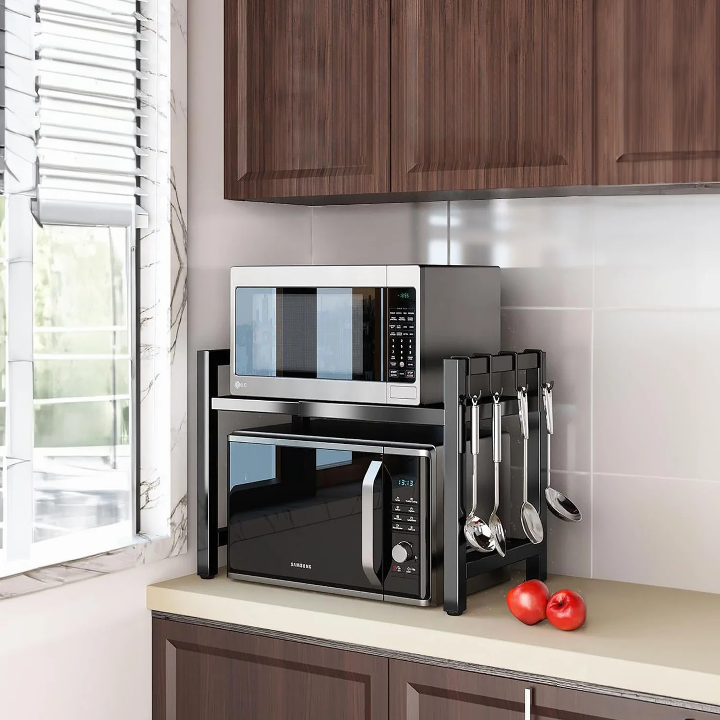 devesanter Erweiterbares Mikrowellen Regal 2-Stufiges Mikrowellenständer mit 5 Haken Küchen-Organizer-Rack Mikrowellen Bäckereiregale für Arbeitsplatte, Ausziehbar von 40-64cm Schwarz