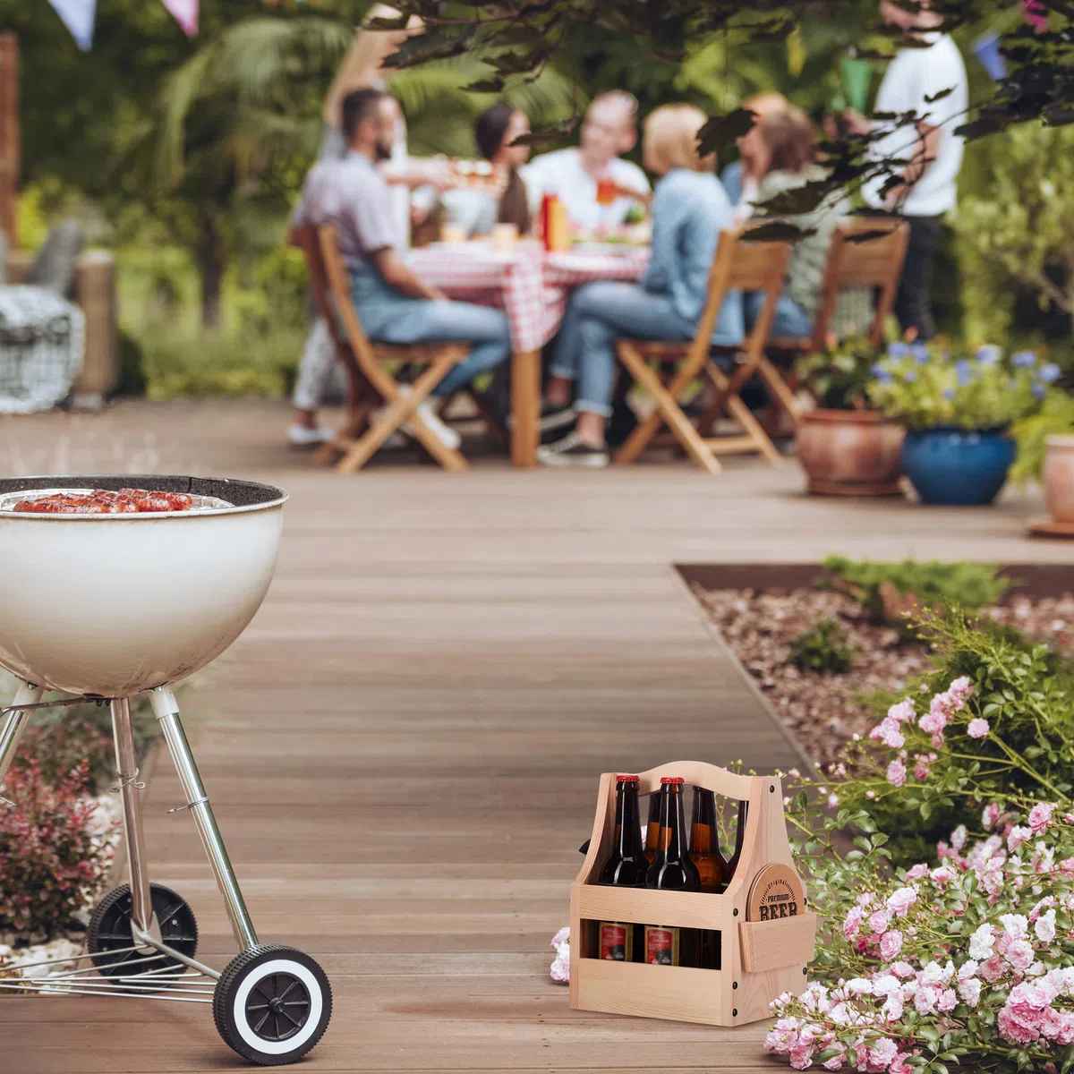 Relaxdays Bierträger aus Holz, mit Flaschenöffner & Bierdeckel, Flaschenträger 6 Flaschen, Männerhandtasche Bier, Natur