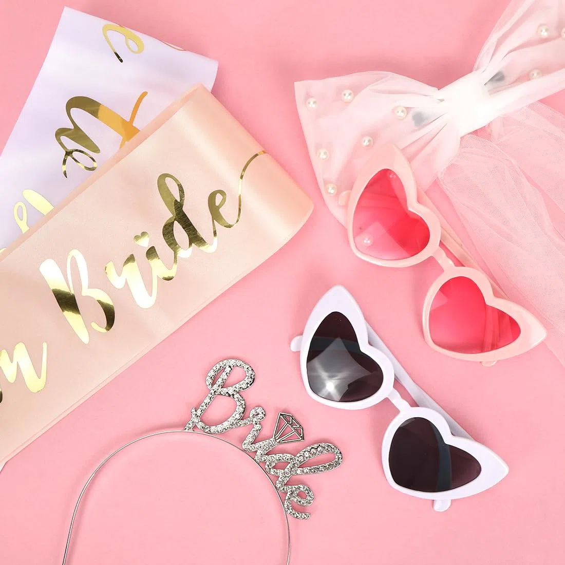 16 Stück JGA Accessoires Frauen, 7 Herz Sonnenbrillen + 1 Bride to be Schärpe + 6 Team Bride Schärpe + 1 Schleier JGA + 1 Bride Haarreif, Bachelorette Party Accessories
