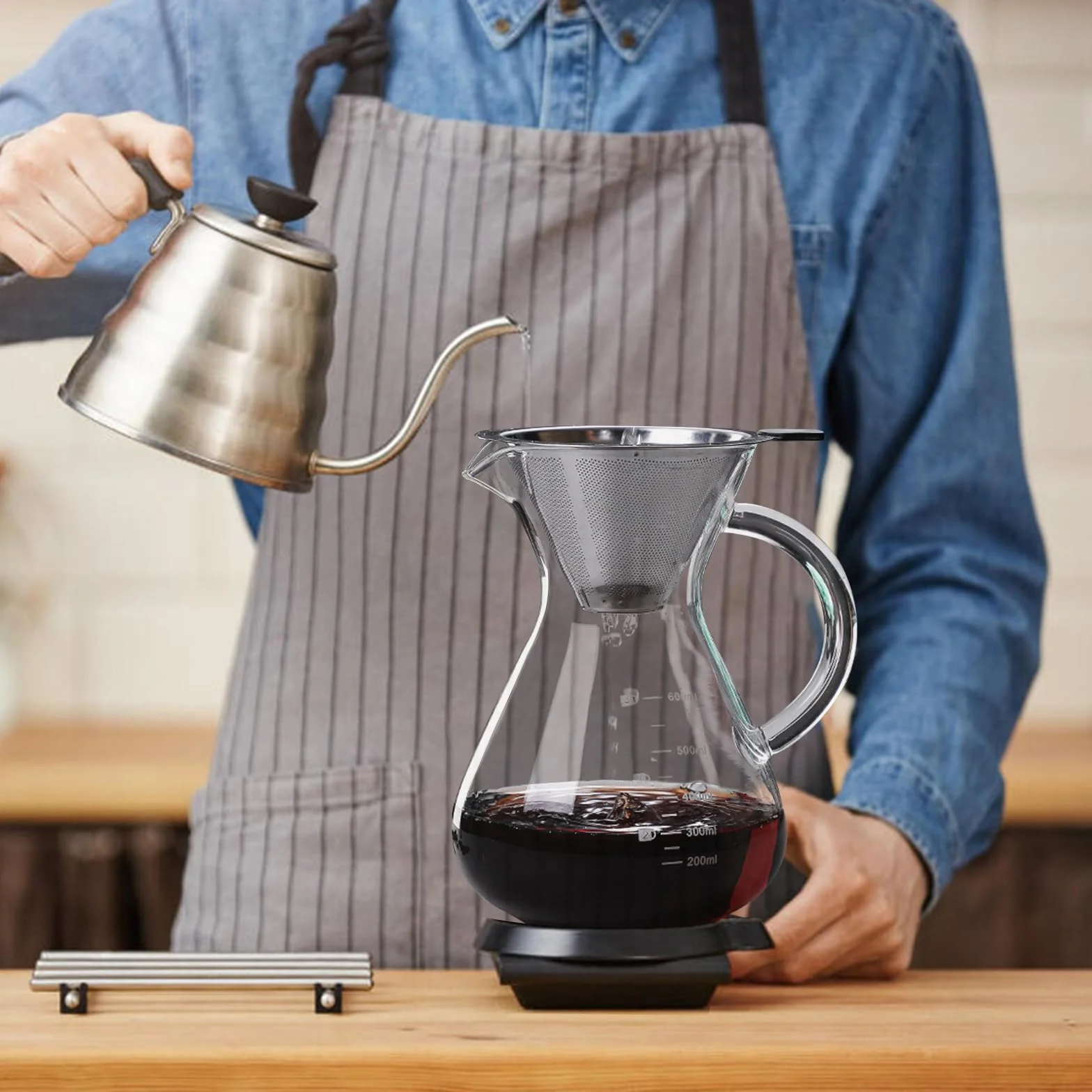 Pour Over Kaffeebereiter, 600ml Glas Kaffeekanne mit Filter und Hitzebeständigem Griff, Pour Over Coffee Maker Handbrüh Kaffeebereiter für bis zu 4 Tassen für Baristas Hause und Café