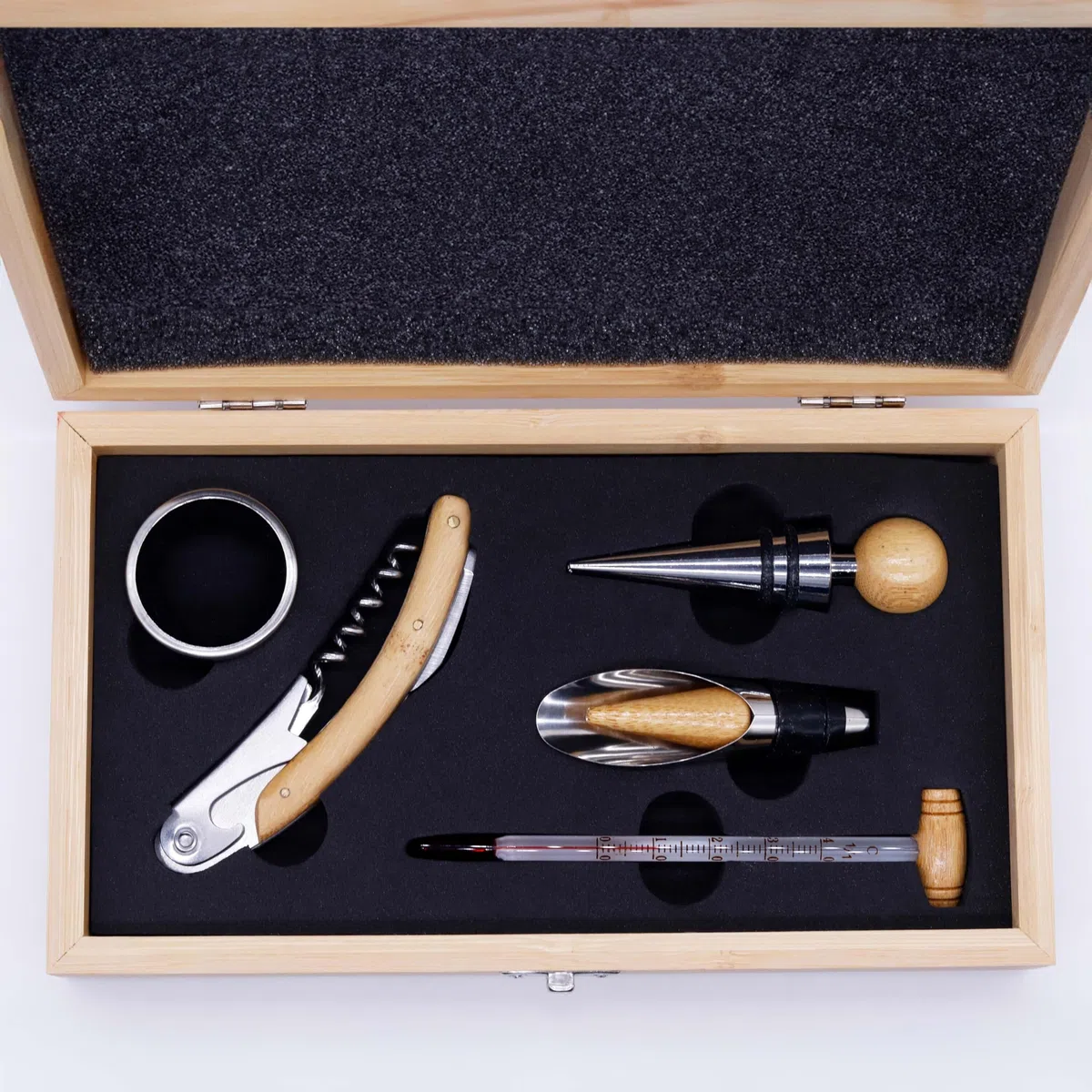 LAUBLUST Weinöffner Set Personalisiert - 5er Weinzubehörset als Sommelier Set | Wunschtext - Wein Zubehör mit Geschenkbox aus Holz | Personalisierte Geschenke für Männer mit Korkenzieher & Thermometer