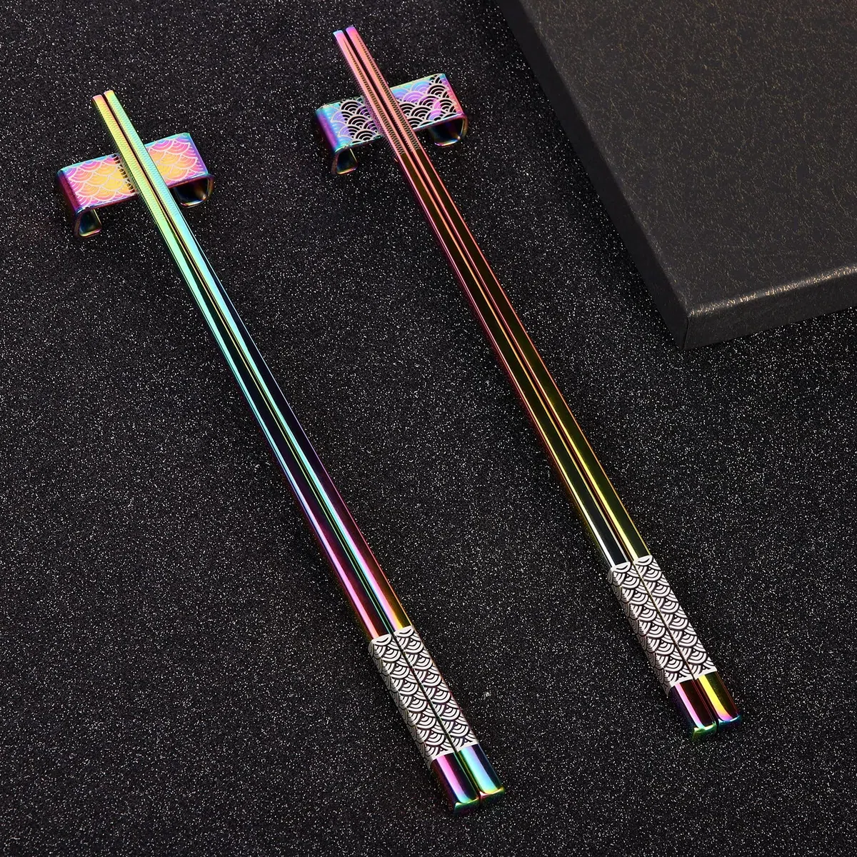 Metall-Essstäbchen Wiederverwendbar 2 Paar Titan-Edelstahl-Essstäbchen mit Halter, Spülmaschinenfest Leichte Essstäb chen im Japanischen Stil Geschenkset (Regenbogen)