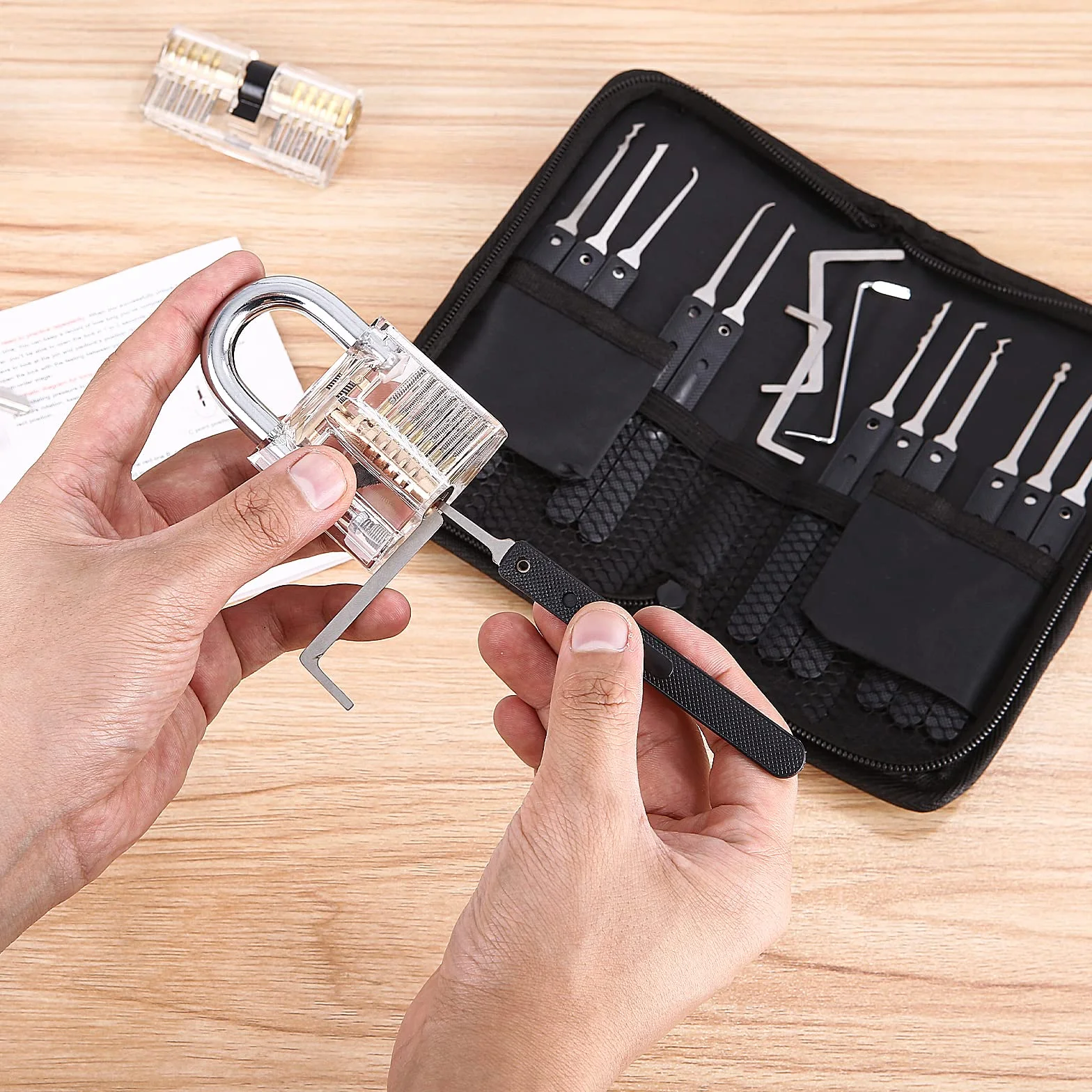 Lockpicking-Set, 34-teilig, Trainingswerkzeuge mit 3 transparenten Vorhängeschlössern, Lockpicking-Kit, bequemer Silikongriff, für Schlösser Anfänger und Profis