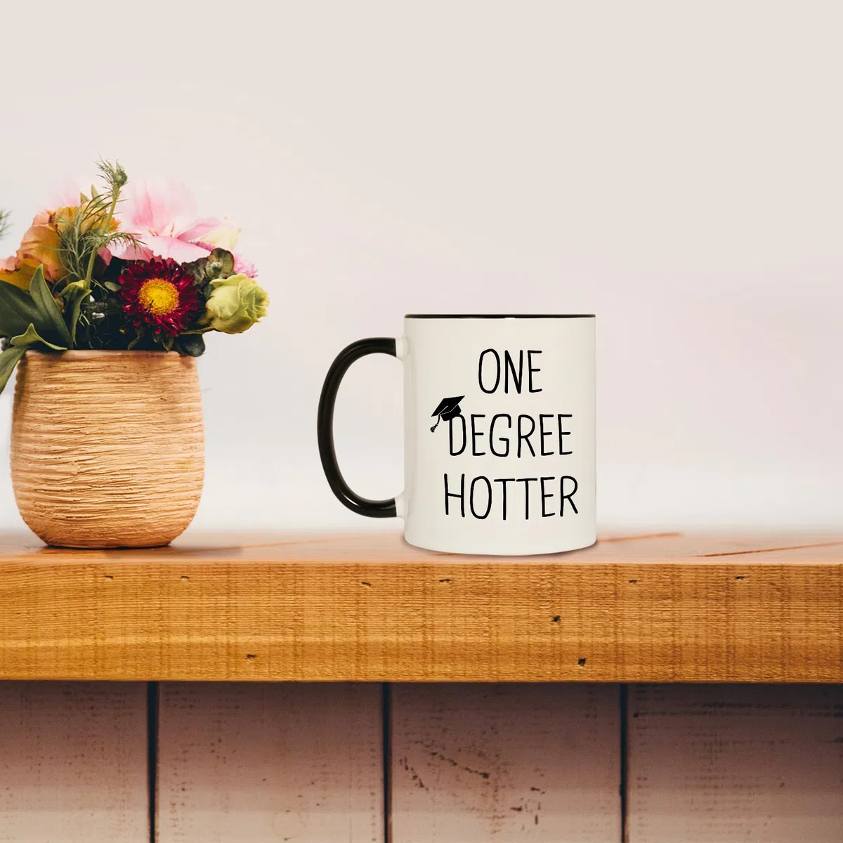 Bachelor Geschenk, Master Abschluss Geschenk- One Degree Hotter Tasse zum Abschluss, Erfolg, Abitur(11oz)