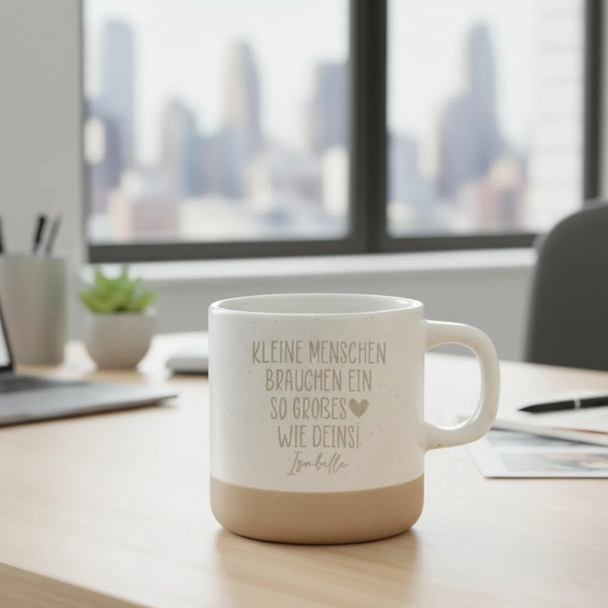 Tasse Erzieherin Geschenk personalisiert mit Name – „Kleine Menschen brauchen ein so großes Herz wie deins“ – Danke Geschenk für Erzieherin, Hebamme, Pädagogin oder Tagesmutter – Keramiktasse 360 ml m