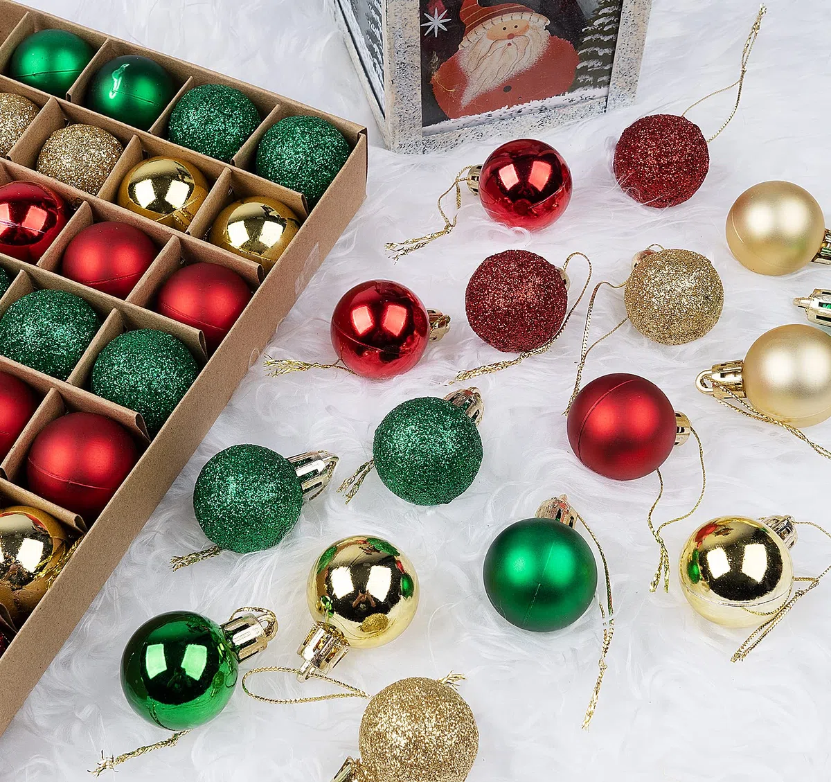 Weihnachtskugeln 54er Set, Christbaumkugeln 3CM, Weihnachtskugeln klein Kunststoff, Glänzend Matt Mini Christbaumkugeln,Bruchsicher Kleine Kugeln Weihnachten mit Schlüsselband(Grün Gold Rot)