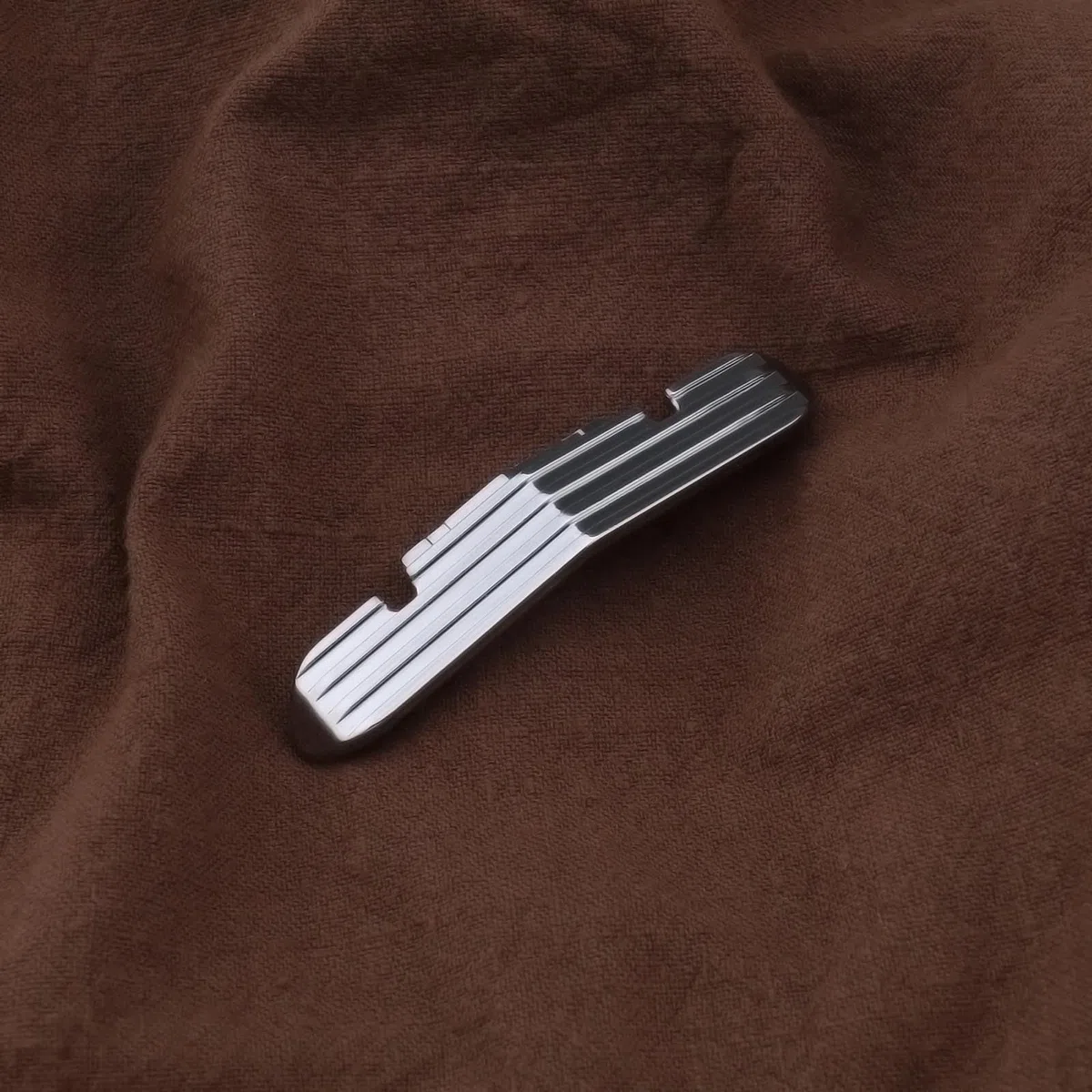 Schmaler Reißverschluss-Nähfuß 4125657-45 Kompatibel mit Husqvarna Viking Gruppe 1–8 Und D-Modellen Schmale Metall-Reißverschlussfüße Silber