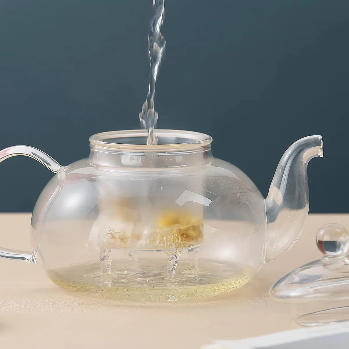 Kyraton 1000 ml Teekanne aus Glas mit herausnehmbarem Teesieb und Aufblüh und Loseblatt-Teezubereiter-Set, Herdplatten- und mikrowellenfester Teekessel.