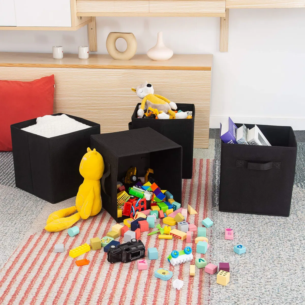 BrilliantJo Aufbewahrungsbox aus Stoff in 4er Set, 33 x 38 x 33 cm Faltbare Aufbewahrungskiste mit Griffe Ordnungssystem Korb für Schrank Regal Spind - Schwarz