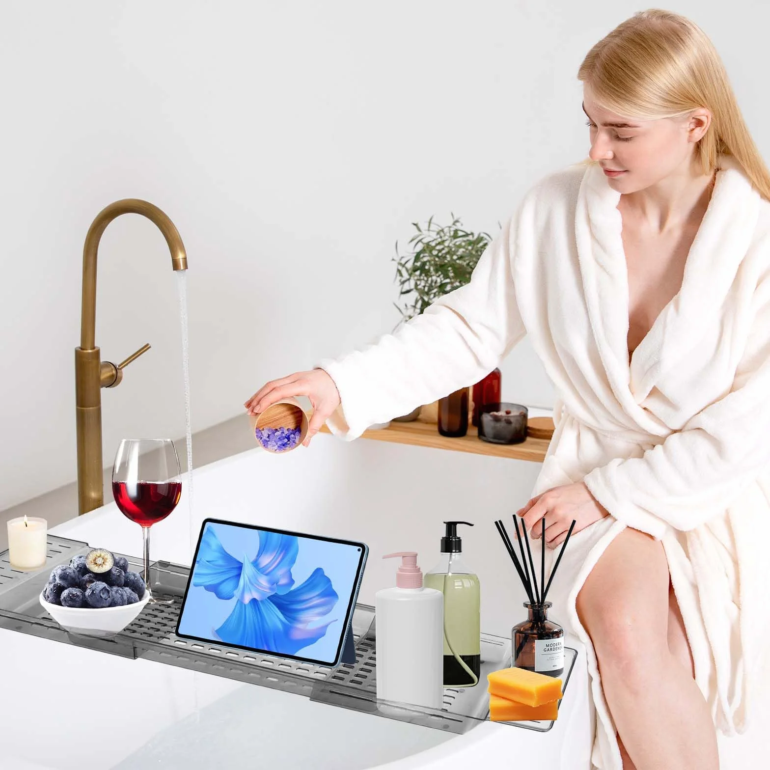 Badewannenablage, Badewannentablett, Ablage Badewanne, Badewannentisch, Verstellbares Badewannenbrett, Ausziehbare Badewannenablage mit Ablauf für Bücher iPad Handy Wein Kerzen (Durchsichtig)
