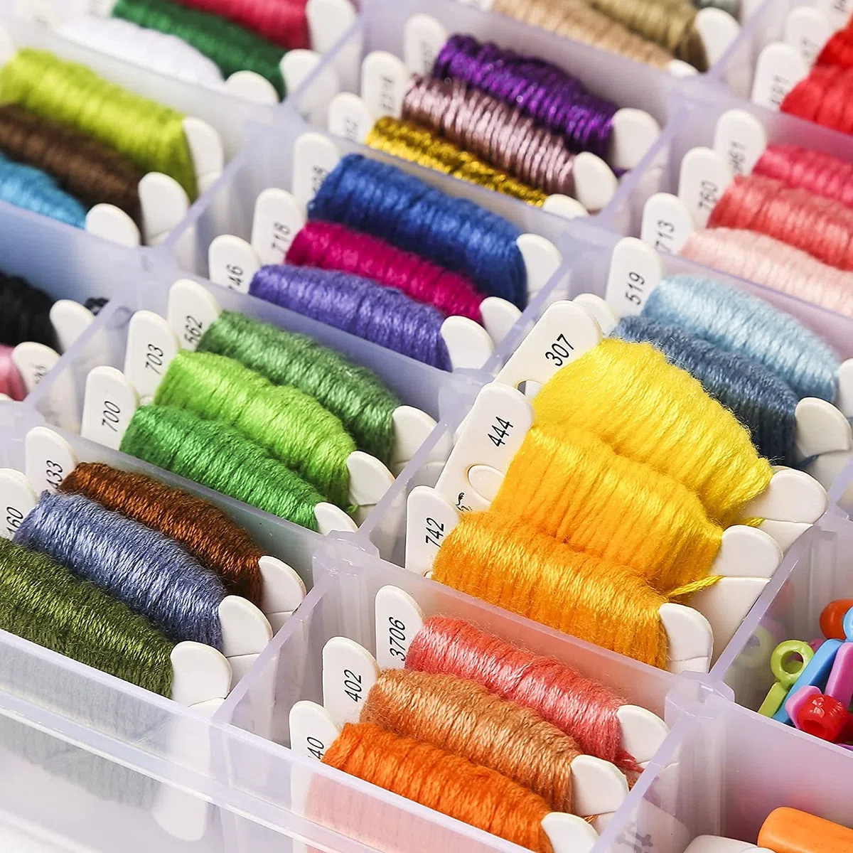 100 Farben Stickgarn Kreuzstichfaden Freundschaftsarmbänder Zahnseide mit Organizer Aufbewahrungsbox - Nähwerkzeuge inklusive