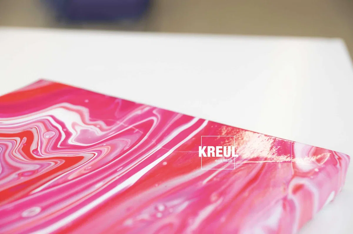 KREUL 87210 - Solo Goya Pouring Fluid, 750 ml Flasche, flüssiges Acrylmedium für Gieß- und Fließtechniken, auf Wasserbasis, optimiert das Fließverhalten von Acrylfarben