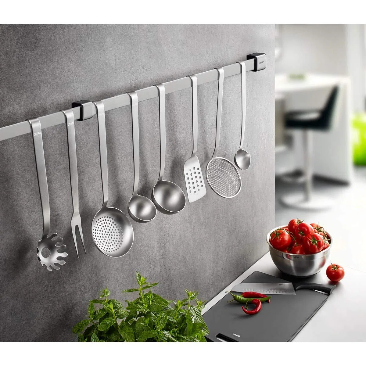 GEFU Küchenleiste SMARTLINE 50 cm | Edelstahl Wandhalterung mit Verbindungsstück & Montageset | erweiterbares Ordnungssystem für Küchenhelfer