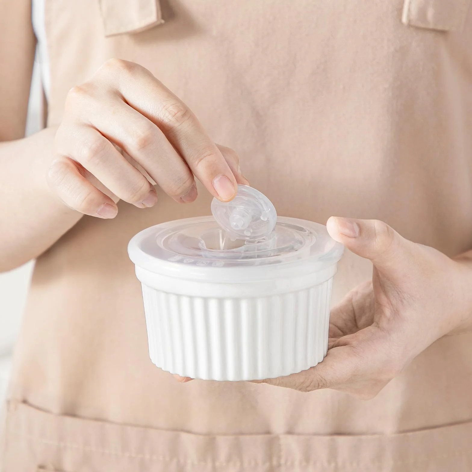vancasso RAMEKINS 200ml Soufflé Förmchen Set von 6, Ø9,5cm Creme Brulee Schälchen Backofen sicher, Porzellan Soufflés mit Deckel, Kleine Keramik-Schalen, Mini Auflaufformen zum Backen, Weiß