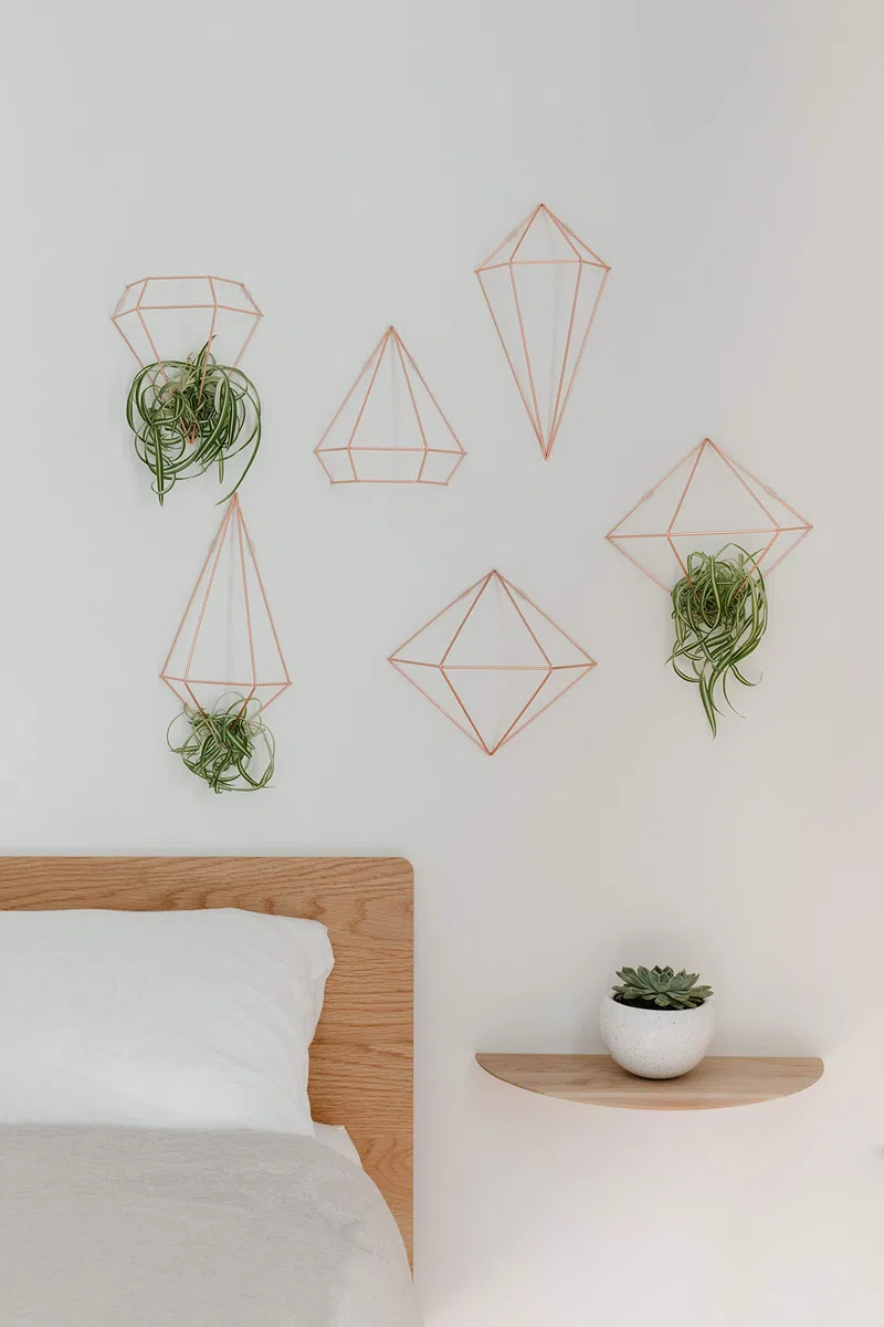 Umbra Prisma Geometrische Wanddekoration – Deko zum Aufhängen an Wand und Decke oder als Tischdekoration Verwendbar, Set mit 6 Prisma Hälften, Metall / Kupfer