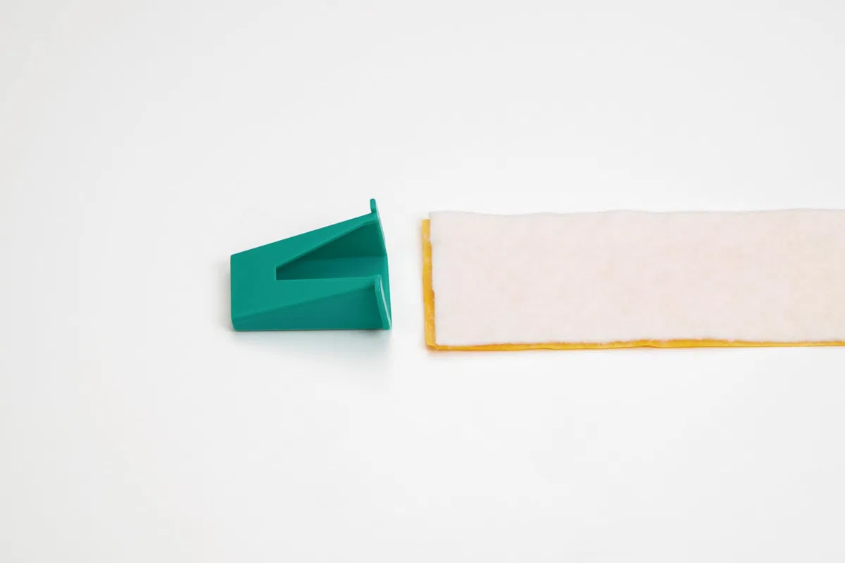 Clover Fabric Tube Maker-