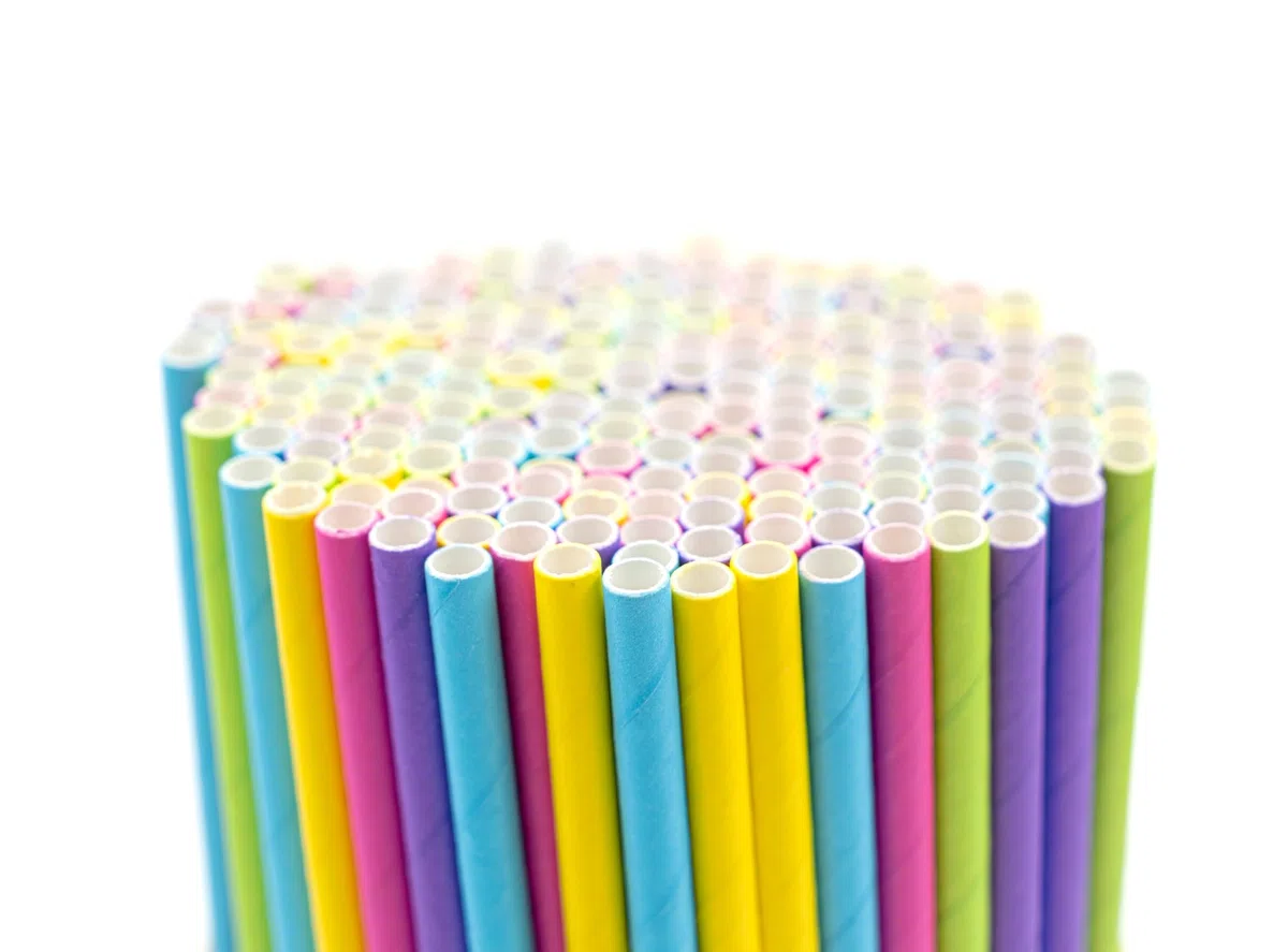 Inoverse 1000 Stück Strohhalme Papier, Pappstrohhalme mit Ø 7 mm x 23 cm, Einweg Trinkhalme,%100 Biodegradable Papierstrohhalm, Strohälme aus Kraftpapier Für Cocktails, Partys, Catering, Bunt