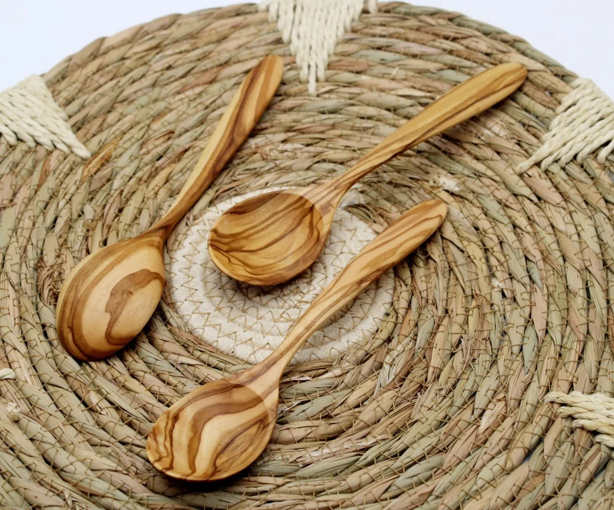DAGDEG 3er Set Esslöffel aus Olivenholz – 20 cm – Handgefertigte Holzlöffel – Müslilöffel für Bowl, Frühstück, Dessert – Nachhaltiges Besteck aus Olivenholz