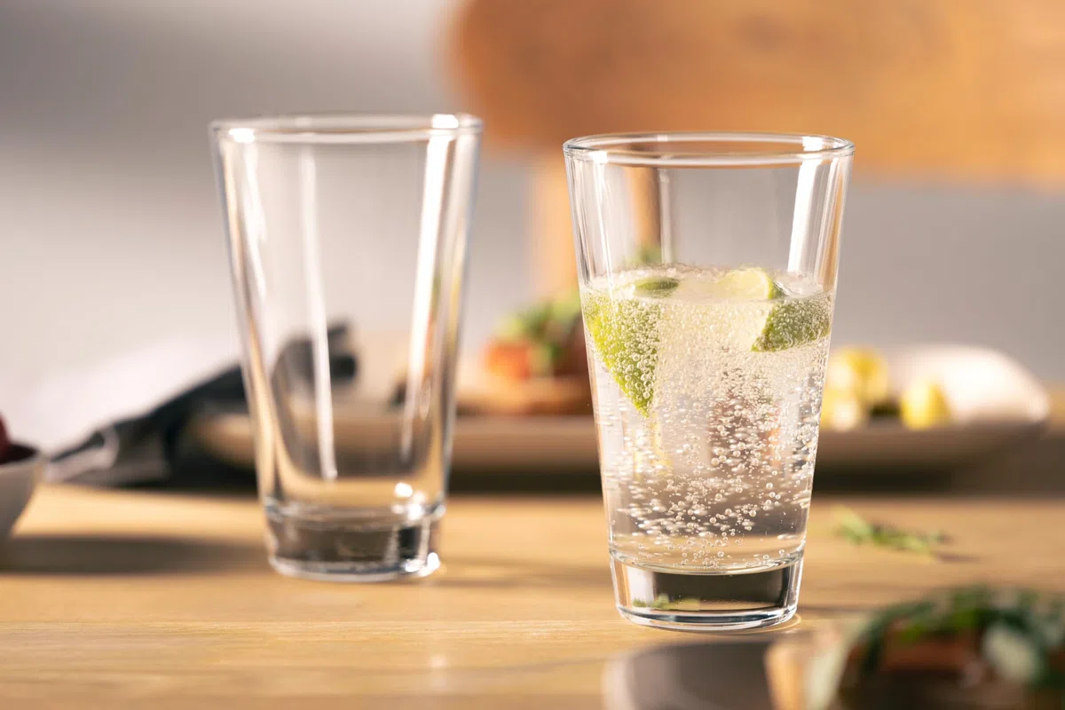 Leonardo Ciao Trink-Gläser, 6er Set, spülmaschinengeeignete Wasser-Becher aus Glas, Saft-Gläser, Getränke-Set, 300 ml, 012674