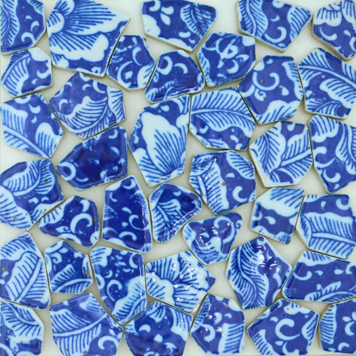 0,5 kg blaue und weiße unregelmäßige Porzellan-Mosaikfliesen, DIY, handgefertigt, Badezimmer, Wohnzimmer, Küche, Backsplash, Outdoor (08, Medium)