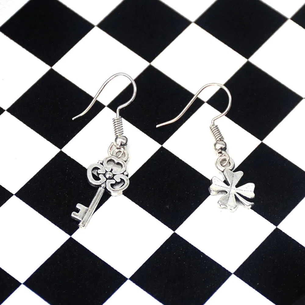 Aokbean 300 Stück Mini DIY Armband Charms Tibetan Silber Schmuck Anhänger Metall Basteln Lustig Kinder Personalisierte Geschenk Set Klein Vintage Deko Kit Aesthetic Halskette, Ohrring Zubehör