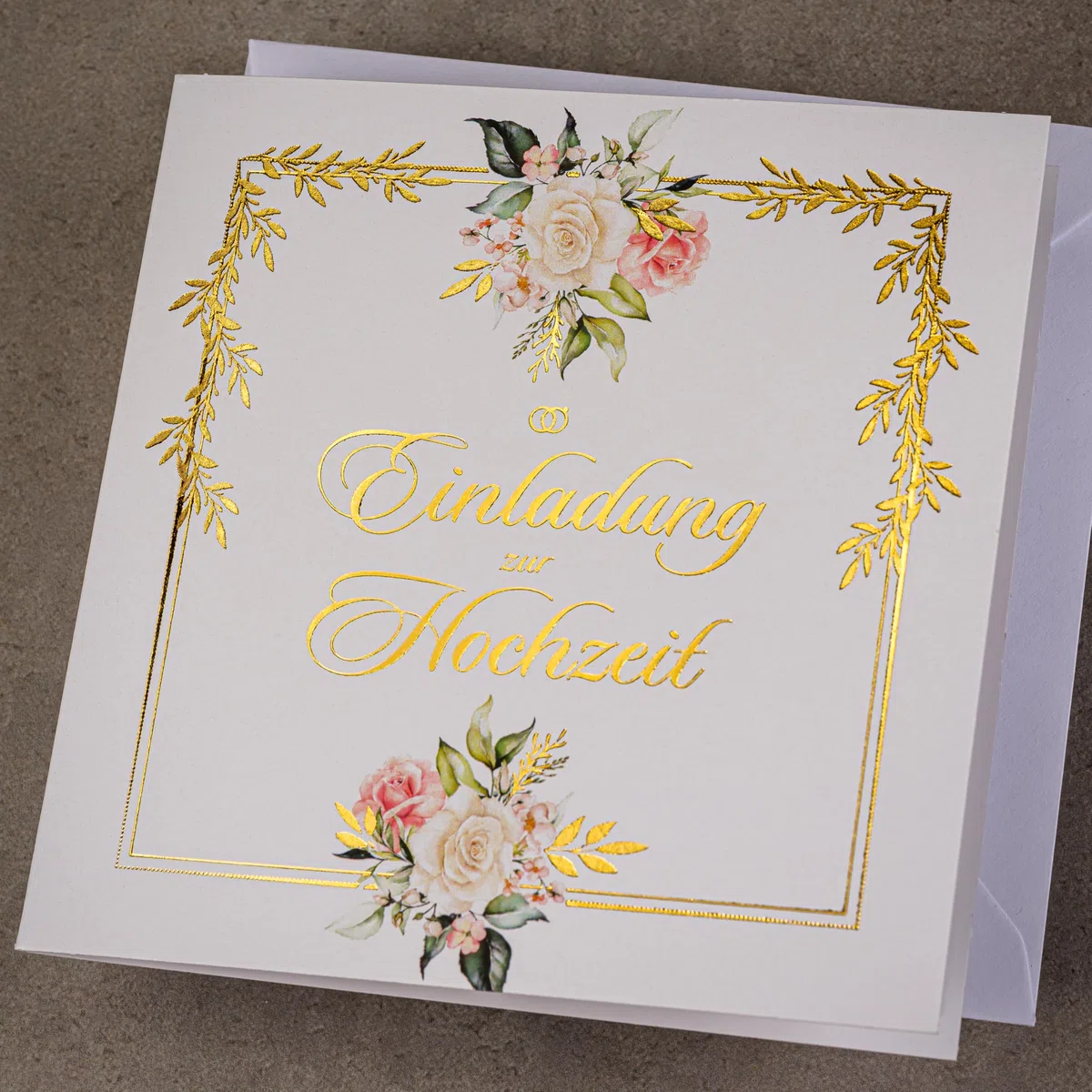 HOCHZEITSEINLADUNGEN SATZ 20 St. 135x135mm MIT BEDRUCKBAREN EINLAGEN UND UMSCHLÄGEN FÜR HOCHZEIT – VERGOLDETES MUSTER