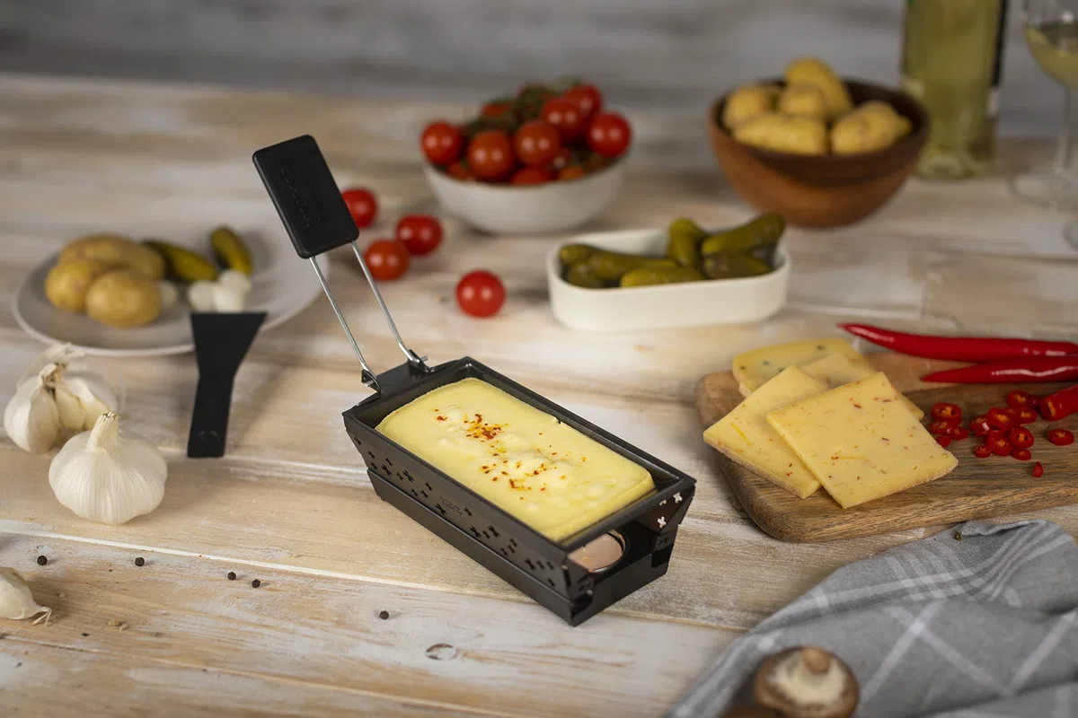 KUHN RIKON Candle Light Mini Schweizerkreuz Raclette Set, schwarz, Antihaft-Grill-Pfännchen, mit Teelicht