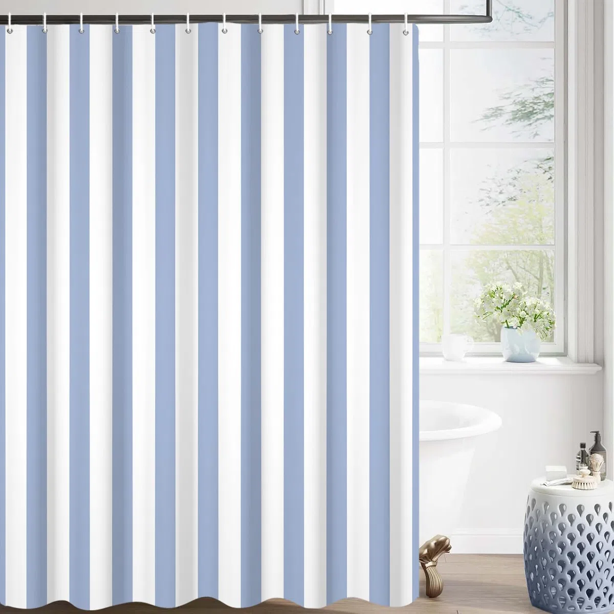 Duschvorhang, 180x200cm, Weiß und Hellblau Moderner Minimalismus Vertikale Streifen Wasserdichter Stoff Maschinenwaschbarer Badezimmervorhang mit Haken