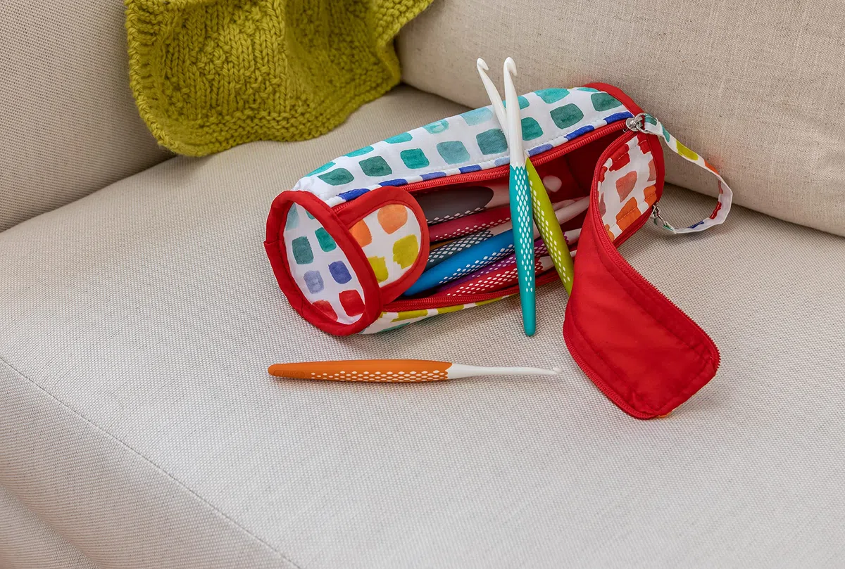 Prym 57251 Crochet Hook Roll & Organizer, Rainbow Aufbewahrungsbox für Häkelnadeln, Textil, Regenbogen-Specks