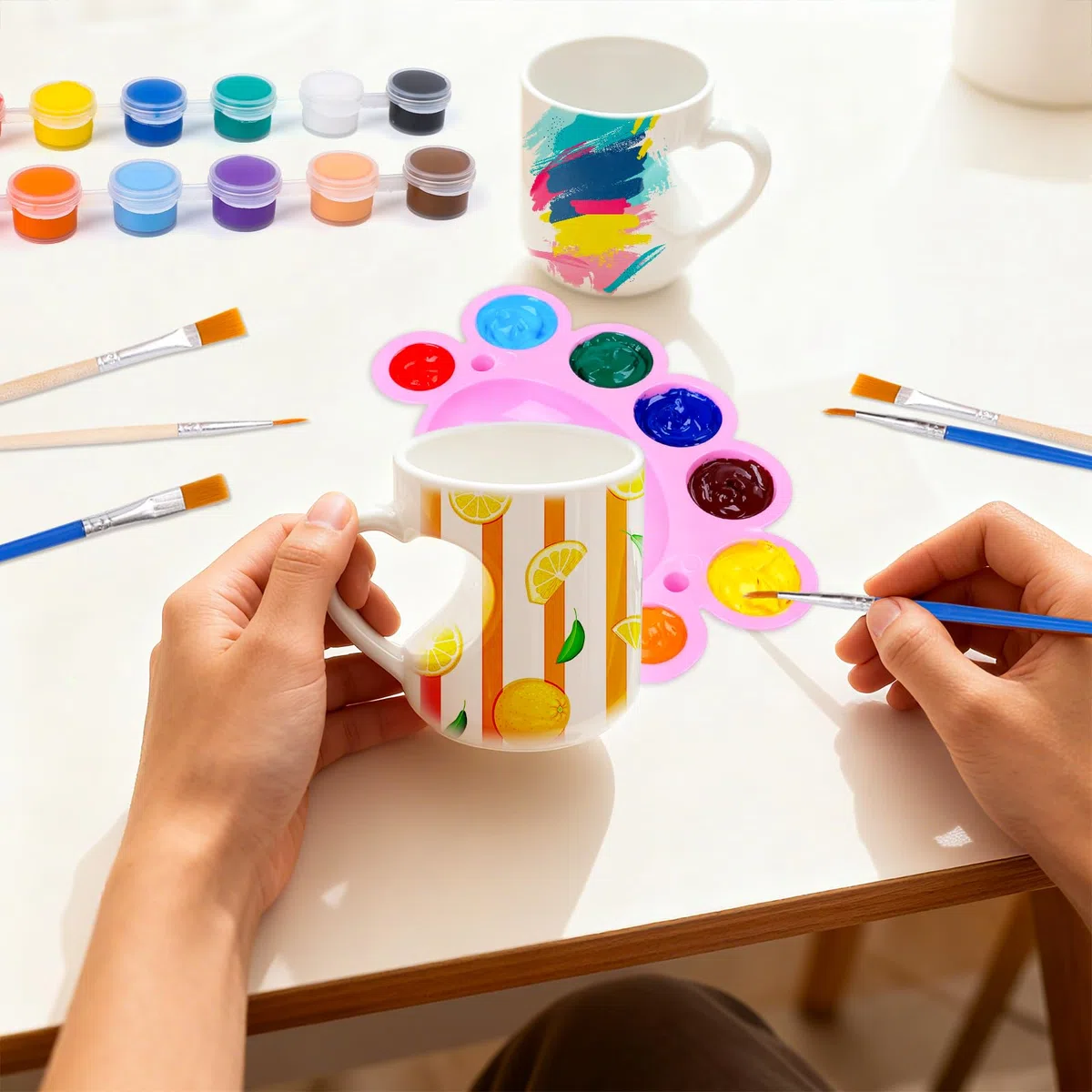 Yaunming Keramik Bemalen Set Tassen Bemalen Set Diy Set Erwachsene, EnthäLt 2 HerzföRmige Keramikbecher, 12 Bleifreie Farben, 8 Professionelle Pinsel, Basteln für Erwachsene
