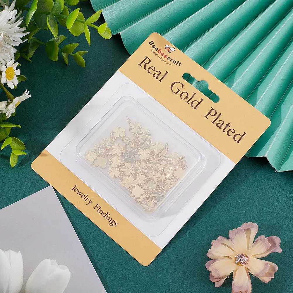 Beebeecraft 1 Box 40 Stück Vierblättriges Kleeblatt Anhänger 18 Karat Vergoldet Glückskleeblatt Charms Aus Gold Mit Springendem Ring Für Armbänder Halsketten DIY