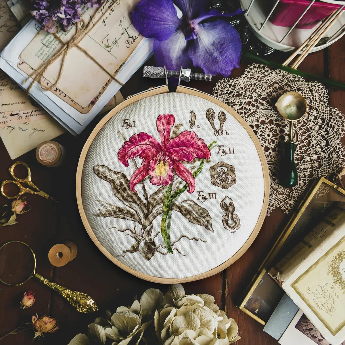 MAHIONG Stickrahmen, 10 cm, rund, Kreuzstichrahmen, kleine Stickrahmen für Näh-Handwerk und handgefertigte Kunst, 20 Stück