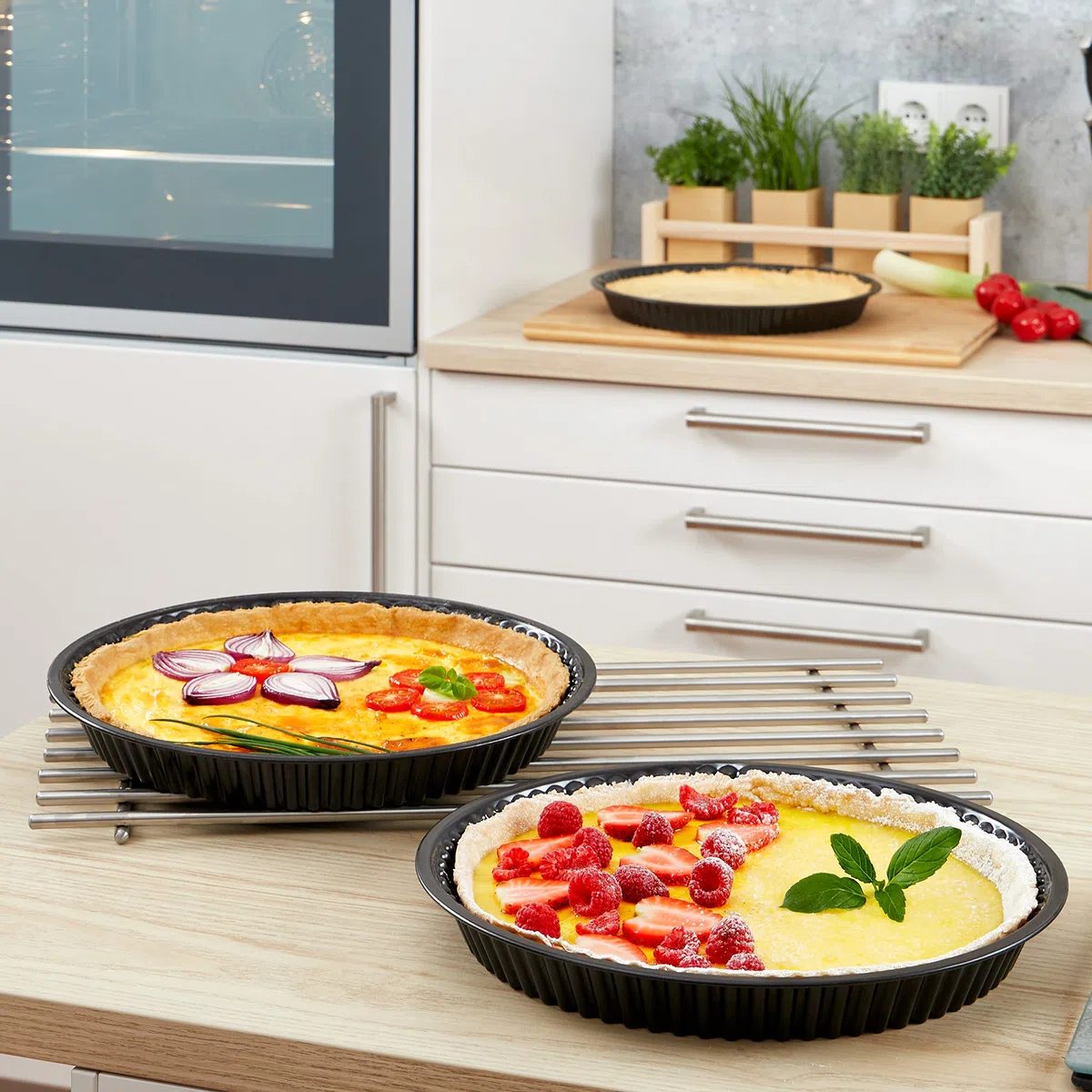 Grizzly 3er Set Tortenbodenform mit Wellenrand, Ø 30 cm, antihaftbeschichtet, Quicheform Set, für Pies, Obstkuchen, Tarte und Quiche