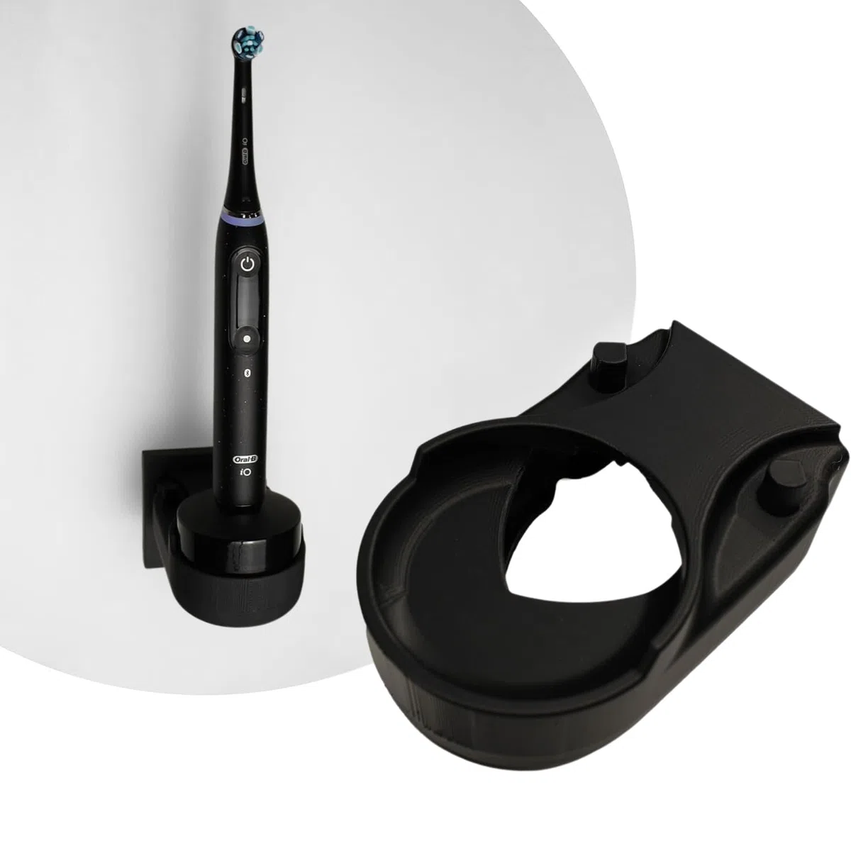 Halterung passend für Oral-B iO 10 – Zahnbürstenhalter – Steckdosenhalterung ohne Bohren – Zahnbürstenständer mit Kabelführung – Platzsparend & hygienisch – 3D-Druck - Made in Germany – Schwarz