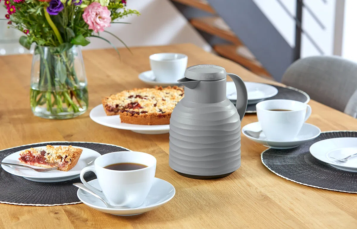 Emsa N40109 Samba Wave Isolierkanne | Quick-Press Kunststoff | Glas-Isolierkolben | Kaffeekanne: 12h heiß/24h kalt | 100 % dicht | Wave stone | 1,0 Liter
